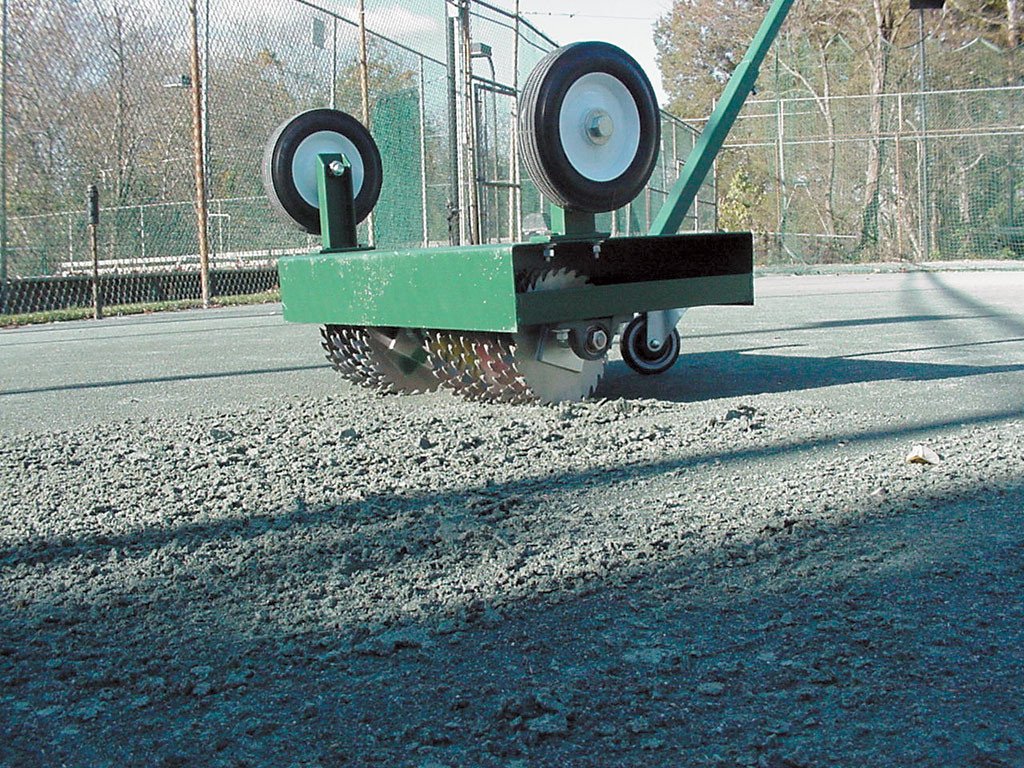 Court Devil Jr. scarification tool for clay court maintenance